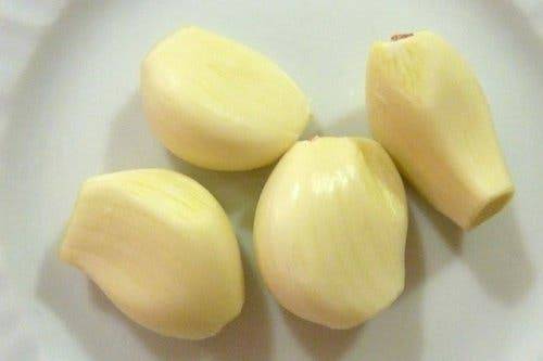 8 avantages de manger une gousse d’ail par jour